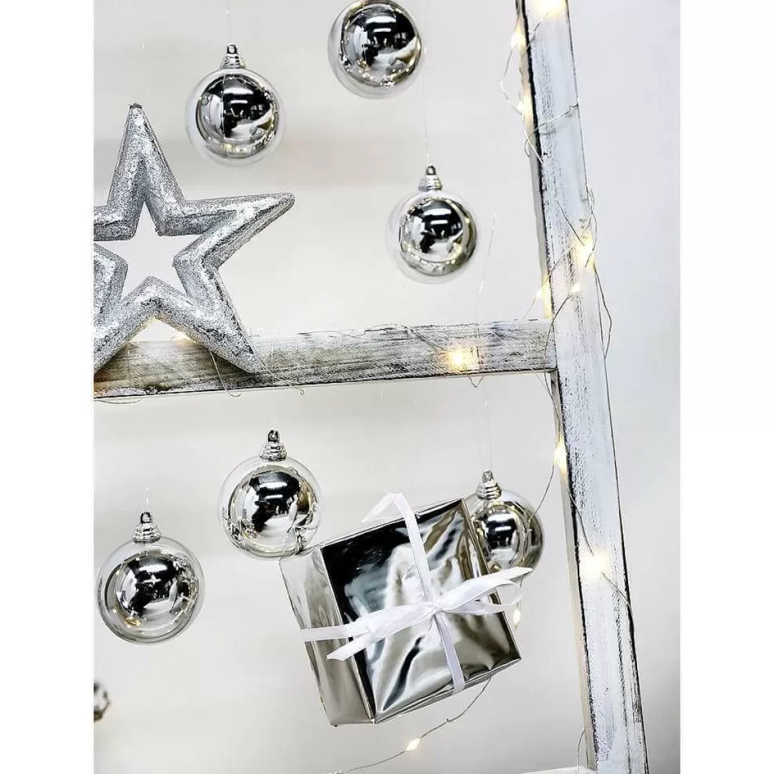 Bolas De Navidad>DecoWoerner Bolas De Navidad De Plástico Plateado Brillante, 6 Cm Ø - 24 Piezas plata