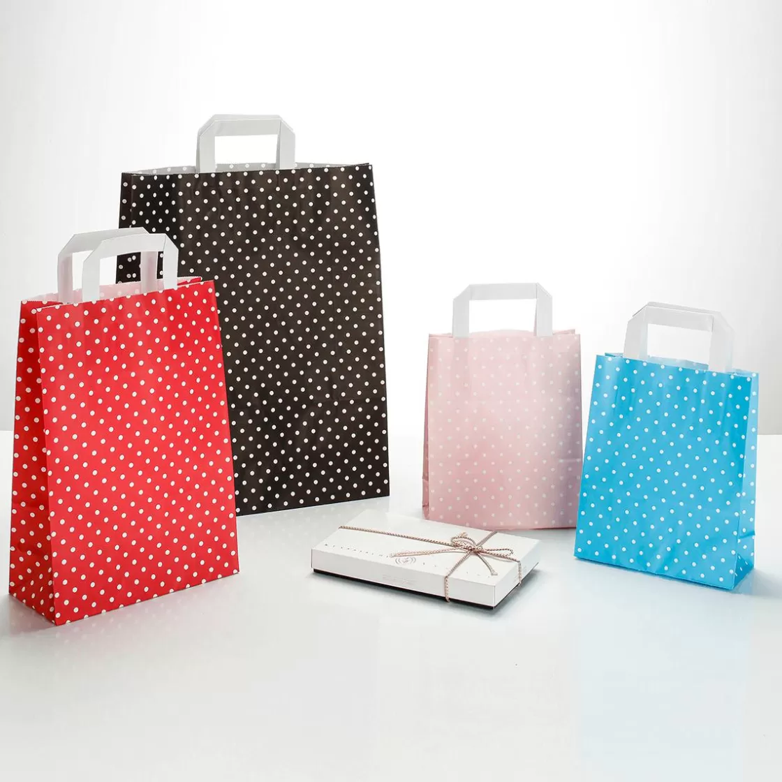Bolsas De Regalo Y Bolsas Portátiles>DecoWoerner Bolsa De Papel Con Lunares 31 X 22 Cm Roja rojo