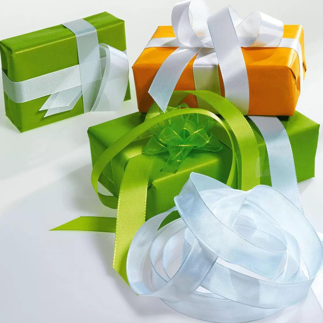 Cintas De Regalo>DecoWoerner Cinta De Tela Con Borde De Alambre, , Anchura 60 Mm blanco